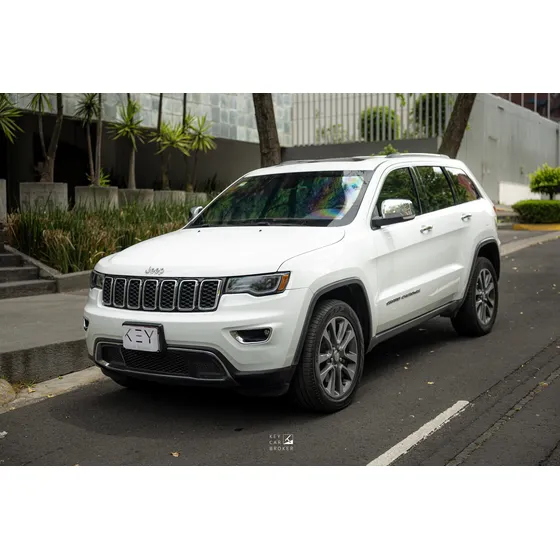 Jeep Grand Cherokee 5.7 Limited Lujo 4x4 At