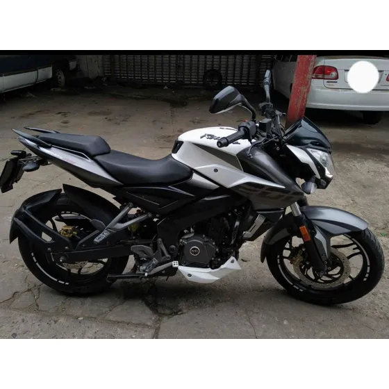 Rouser Ns200