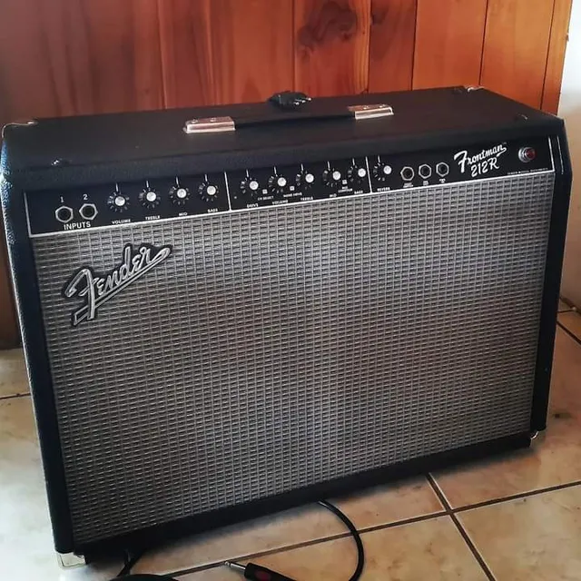 Fender Frontman 212r
