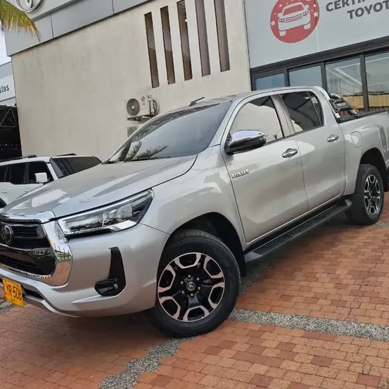 Toyota Hilux 2023 2.8 Srx