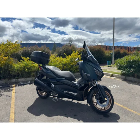 Yamaha X-max 300
