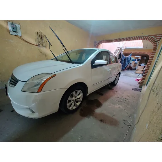 Nissan Sentra 2.0 Custom Cvt