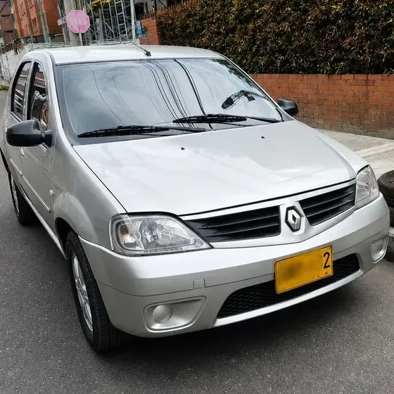 Renault Logan 2010 1.4 Entry Familier