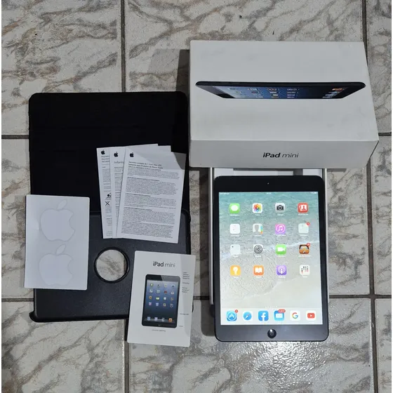 iPad Apple Mini 1st A1454 7.9  Com Rede Móvel 64gb Preto