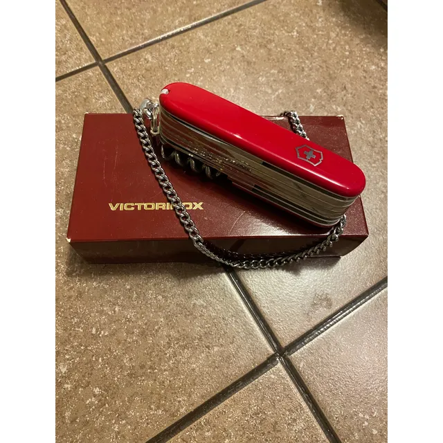 Navaja Victorinox Champion Con Caja Incluye Cadenas Sin Uso