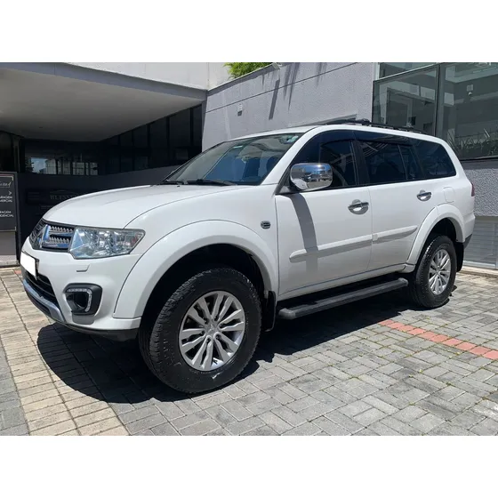 Mitsubishi Pajero 3.2 Hpe Aut. 5p