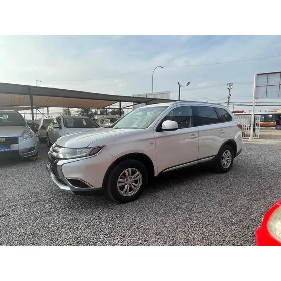 Mitsubishi Outlander 4x2