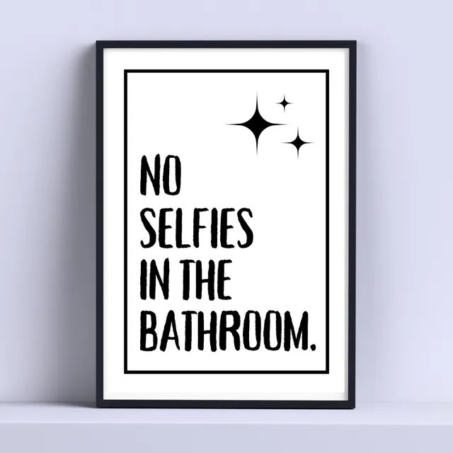 Cuadro No Selfies In The Bathroom 30x40cm Con Vidrio