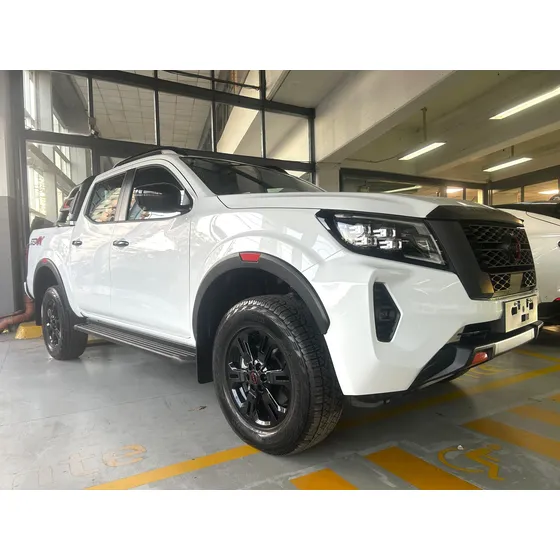 Nissan Frontier Pro4x 4x4 At 2.3 D Cd