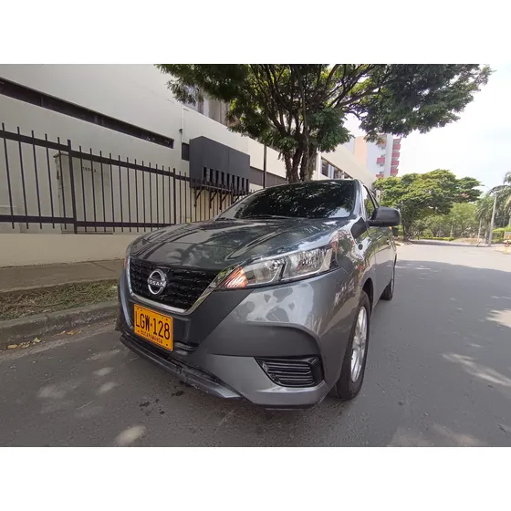 Nissan March 1.6 Sense