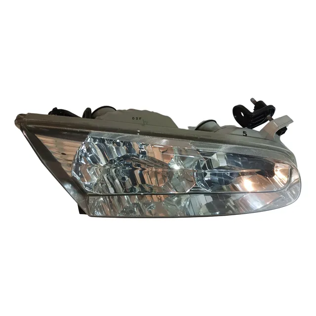 Faro Der. Camry 96/01 81110-33320
