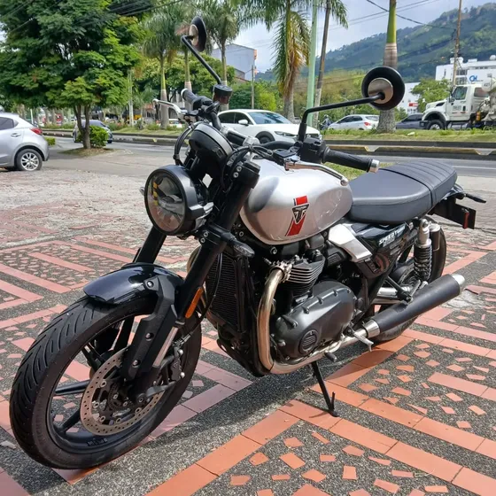 Triumph Speed Twin 98 2025