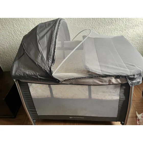 Corral Para Bebé Poco Uso- Marca Bium - Incluye Accesorios