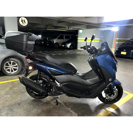 Yamaha Nmax Casi Nueva Con Maletero Y Casco Ls2 Talla M