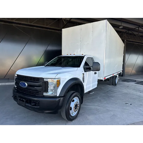 Ford F-450 6.8 Xl At