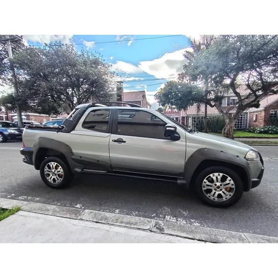 Fiat Strada 1.6 Adventure Locker Doble Cabina