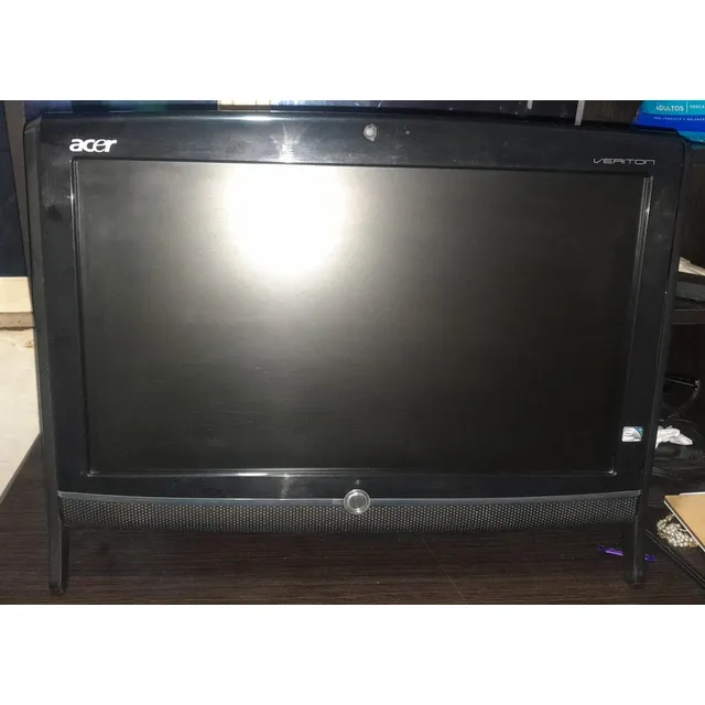Computador Todo En Uno Y Mesa De Computador. Precio Negociab