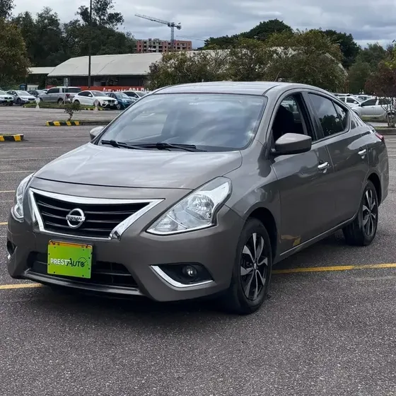 Nissan Versa 2017 1.6 Sense At