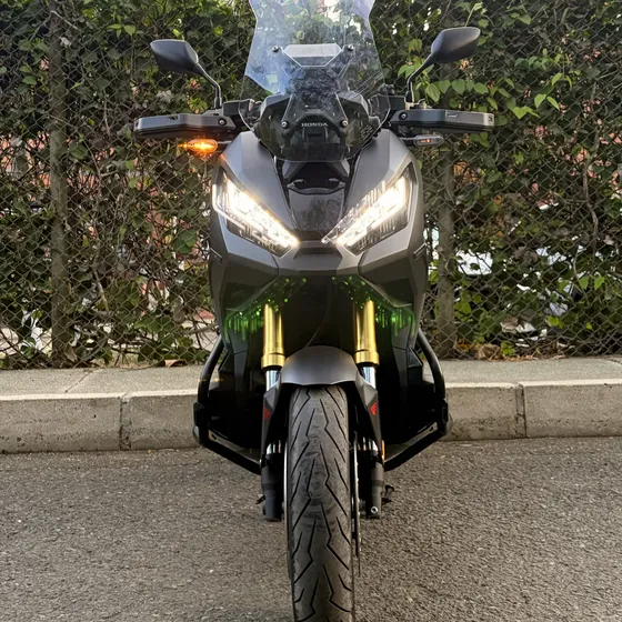 Honda X-adv 750 2024