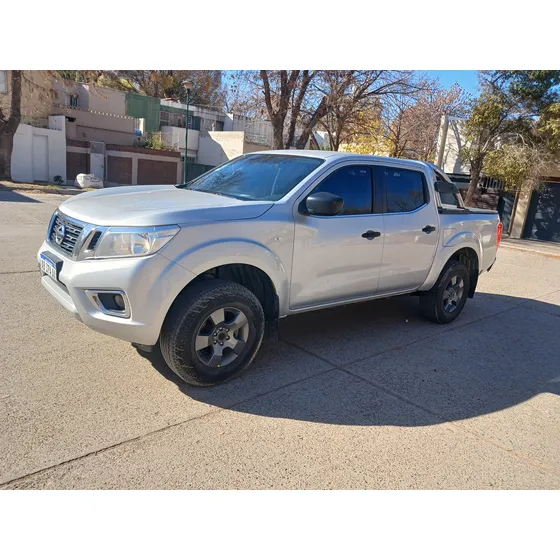 Nissan Frontier 2.3 Se Cd 4x2 Mt