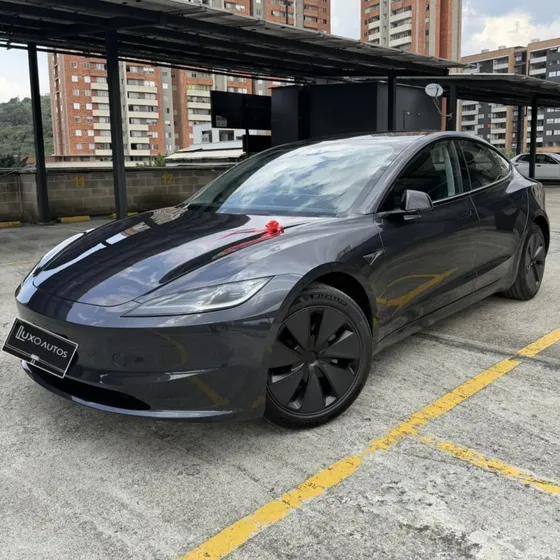 Tesla Model 3 2025 0.0 Rwd