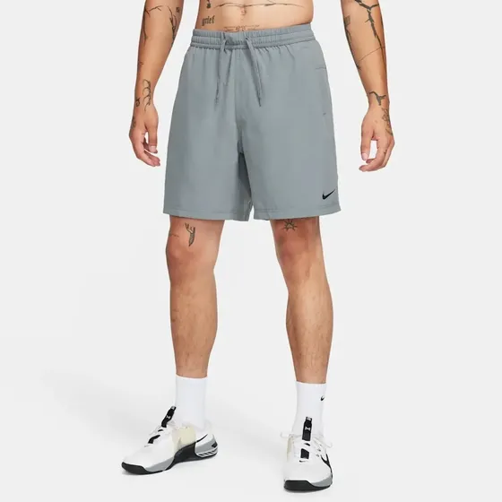 Shorts Nike Form Hombre Gris