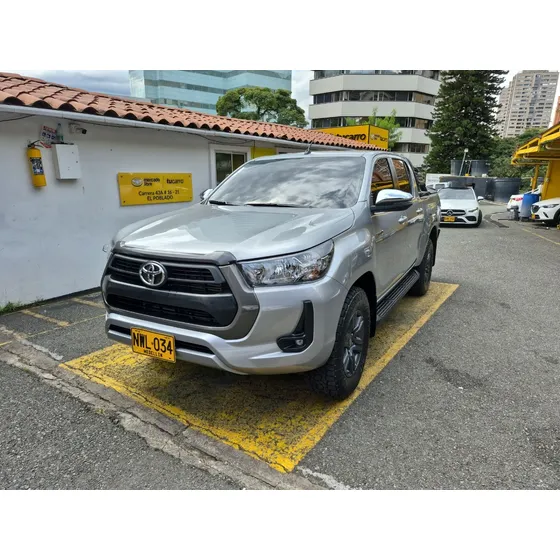 Toyota Hilux 2.4 Sr Diesel Turbo Mt 4x4 2024