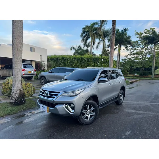Toyota Fortuner 2.4 Street At 7as