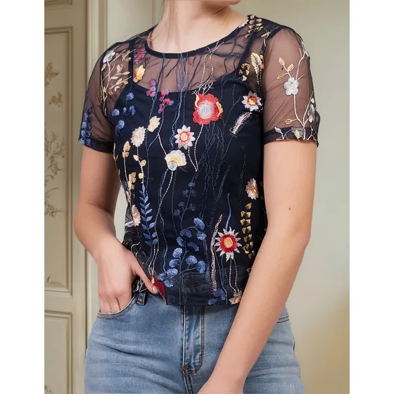 Remera En Tul Bordado Con Flores Y Forro En Modal