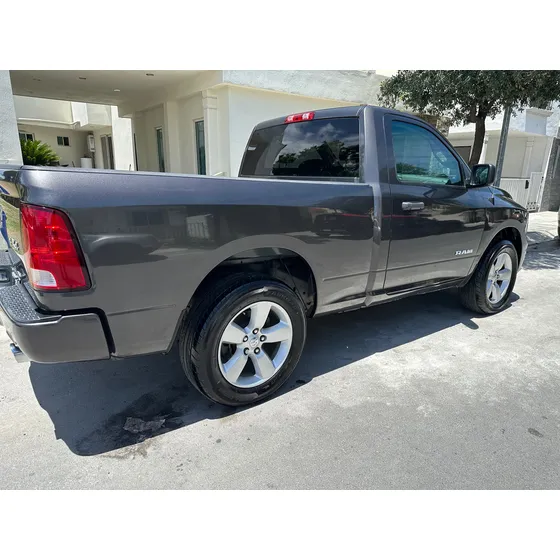 Ram Ram 2500 Sport 5.7 V8 Regular Cab 2500 4x4 At