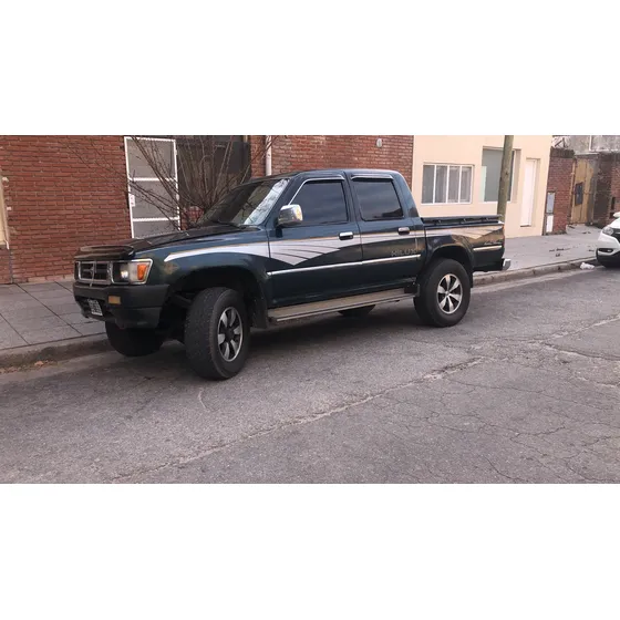 Toyota Hilux 2.8 D/cab 4x4 D Sr5