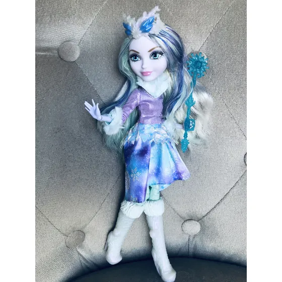 Muñeca Ever After High Cristal Winter