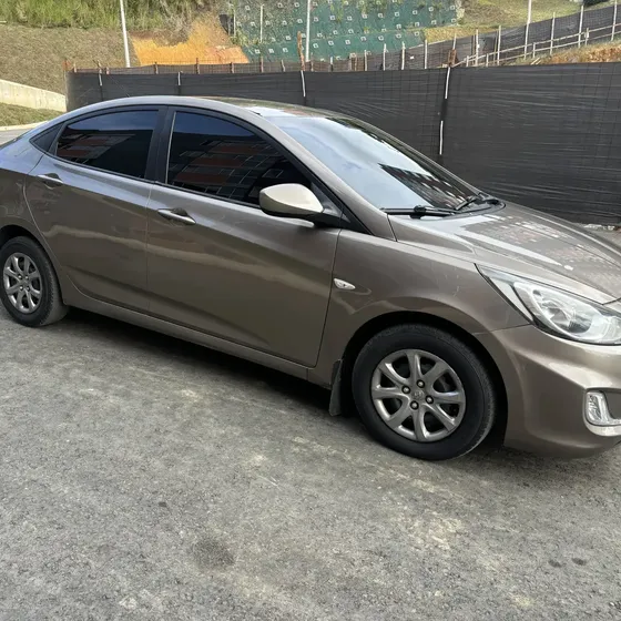 Hyundai Accent I25 2012 1.4 L