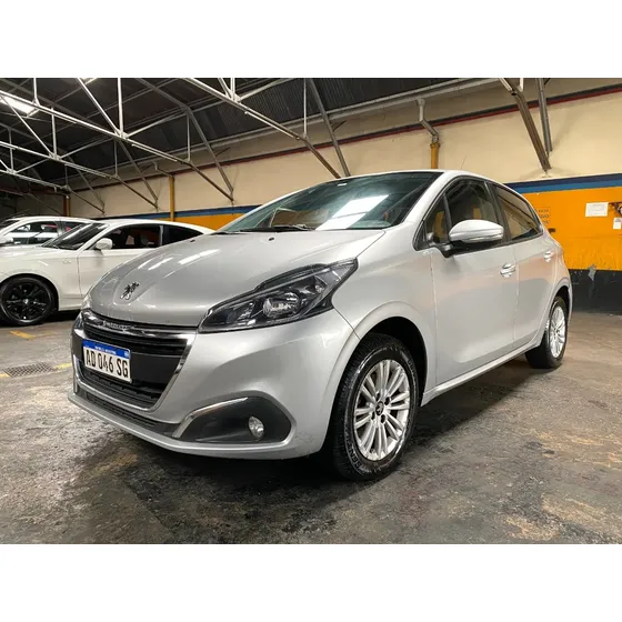 Peugeot 208 1.6 Allure
