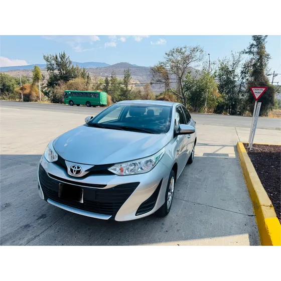 Toyota Yaris 1.5 Core Sedan Mt