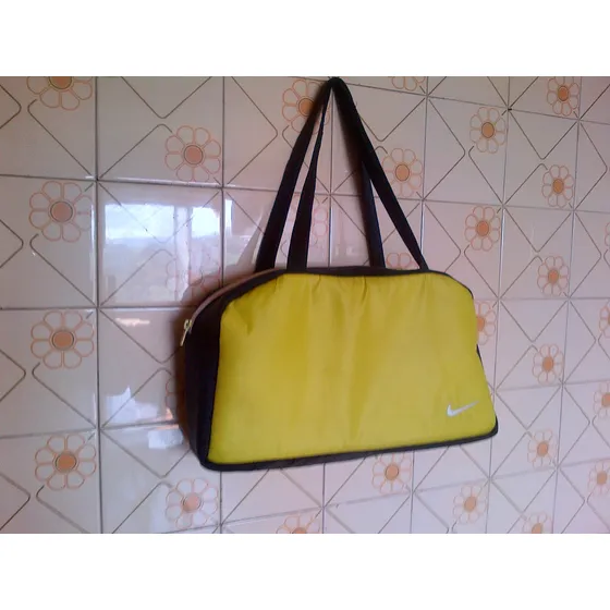 Bolso Deportivo Viajero E Impermeable, Tipo Cartera.