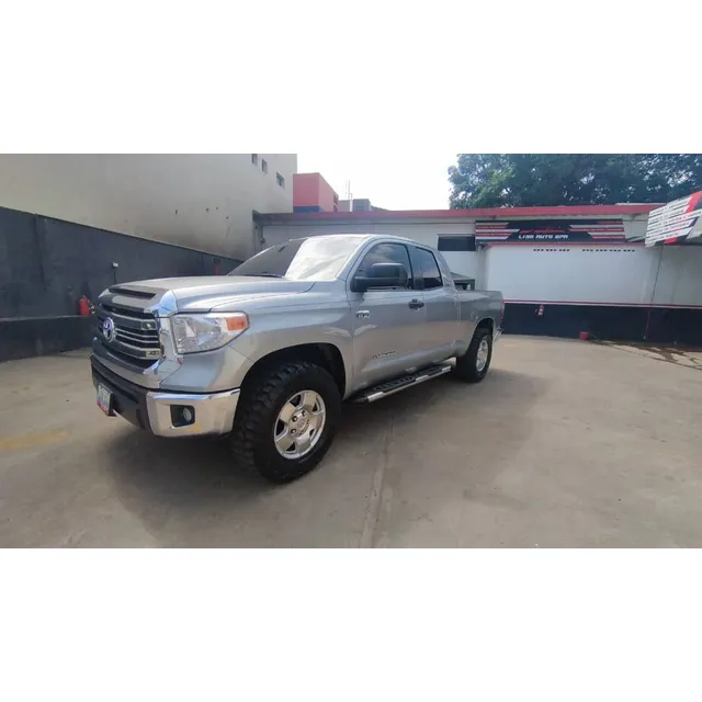 Toyota Tundra .