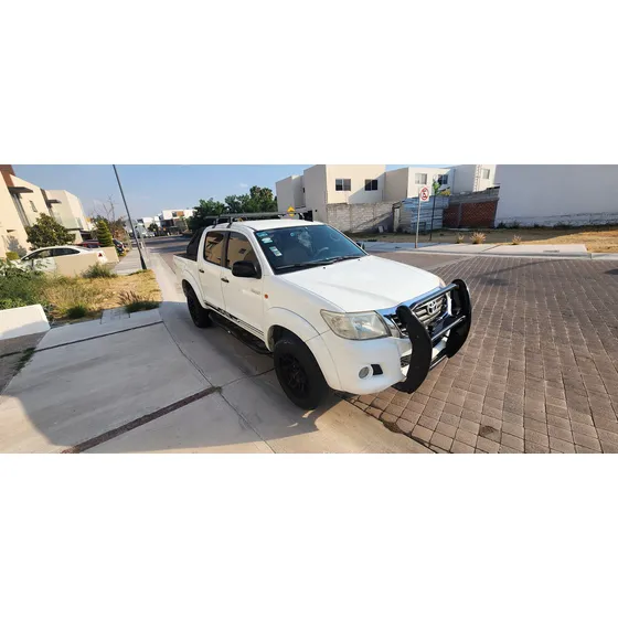 Toyota Hilux 2.7 Cabina Doble Base Mt