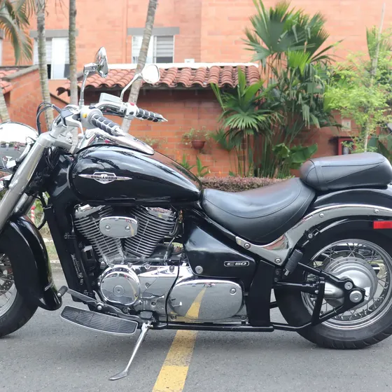 Suzuki Boulevard 800