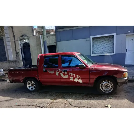 Toyota Hilux 2.8 S/cab 4x2 D Dlx