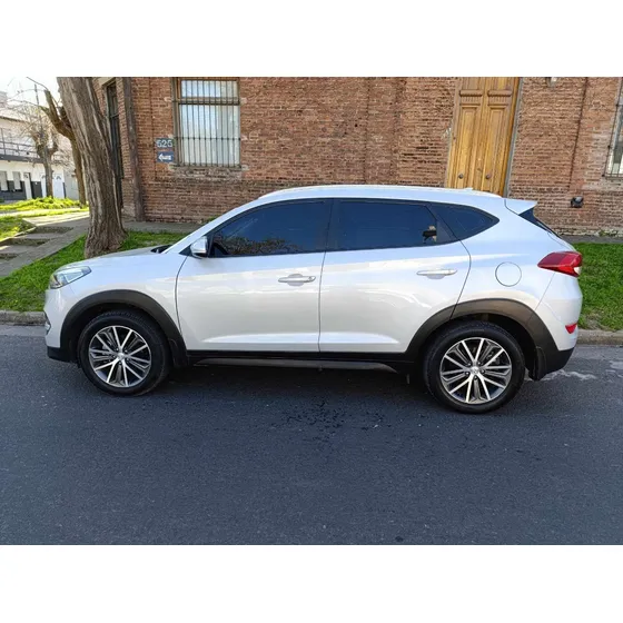 Hyundai Tucson 2.0 16v