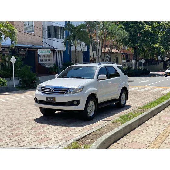 Toyota Fortuner Sr5 2.7 Gasolina 4x4 Automática Único Dueño