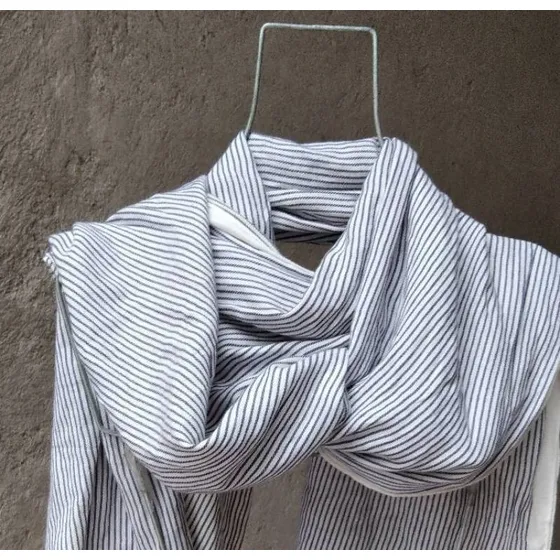 Gap Pashmina Rayas Navy 2 Vistas