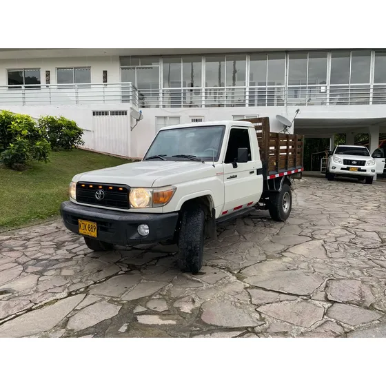 Toyota Land Cruiser 4.5 Elite Lc200