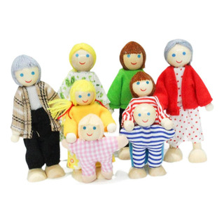 . Juego De La Familia De La Casa De Muñecas De Madera . Juego De La Familia De La Casa De Muñecas De Madera