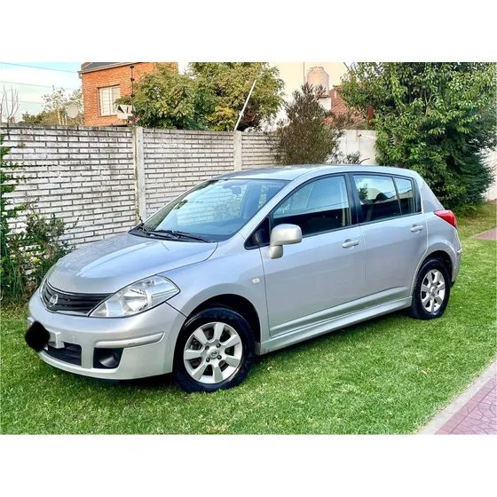 Nissan Tiida 1.8 Visia
