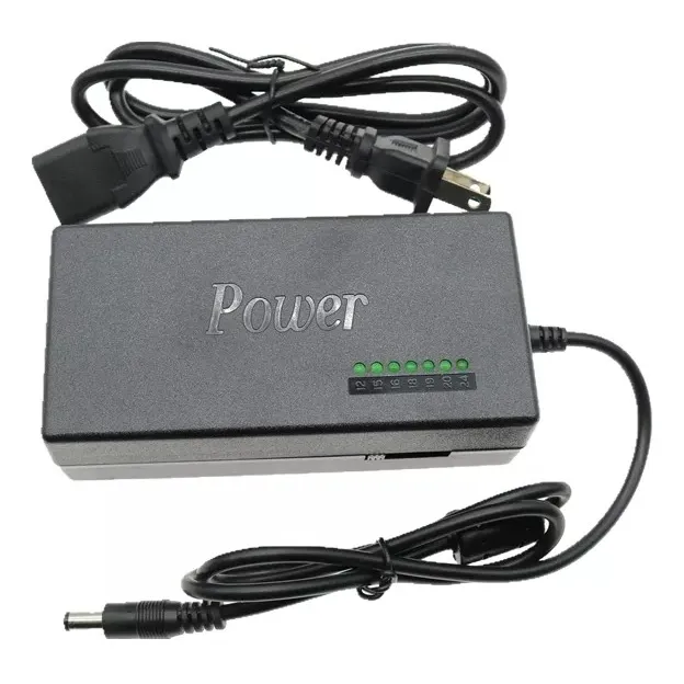 Cargador Universal Multivoltaje Con Sus Puntas