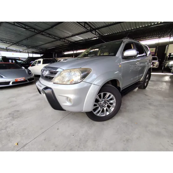 Toyota Sw4 3.0 Srv 7l 4x4 Aut. 5p