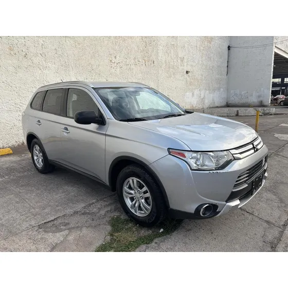 Mitsubishi Outlander 2.4 Es L4 At