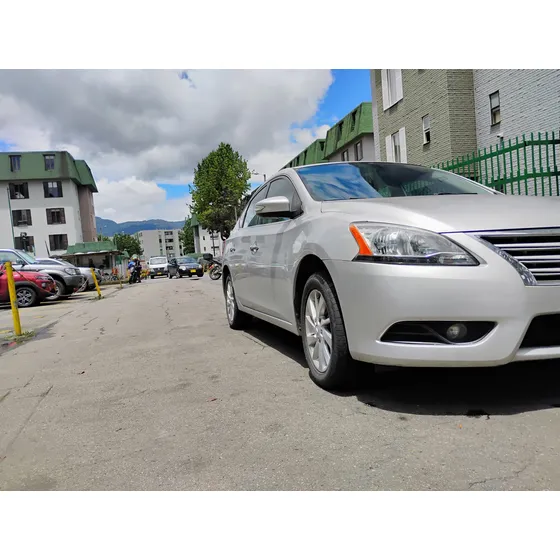 Nissan Sentra 1.8 B17 Exclusive